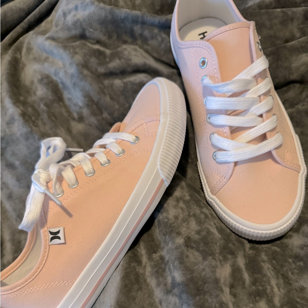 Brand new Hurley light pink tennies! Size 8 💗